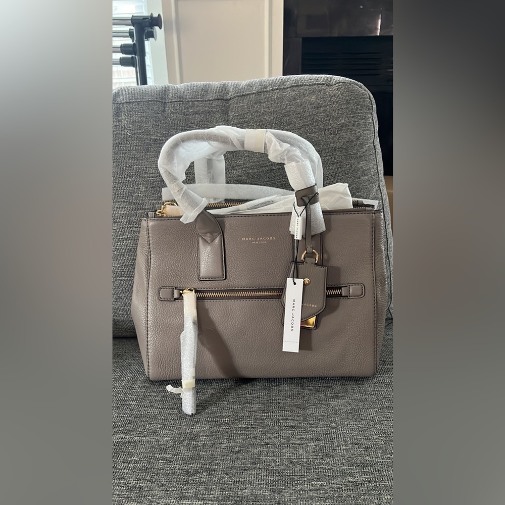 Marc Jacob Handbag. - Picture 7 of 12
